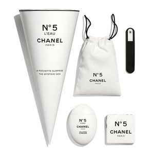 CHANEL Mystery Factory 5 4pcs Hand Cream set. Box included.
